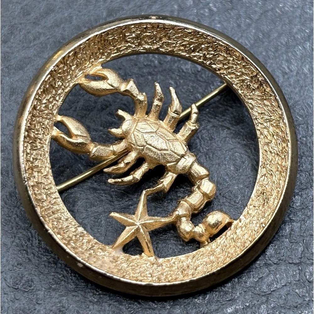 Vintage Trifari Scorpio Zodiac Scorpion Brooch Pin Round Astrology Gold Tone